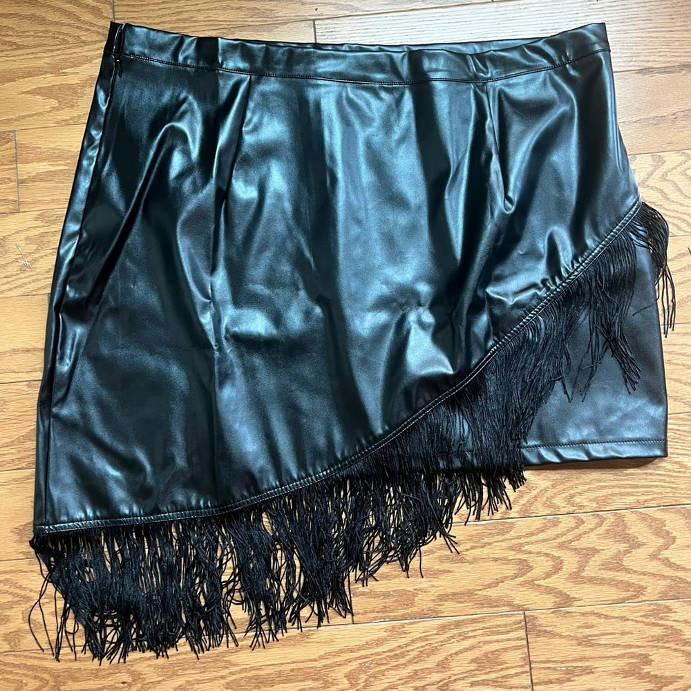 Fringe Pleather Black Skirt with A-Line Detail, Plus Size 3XL, Side Zipper